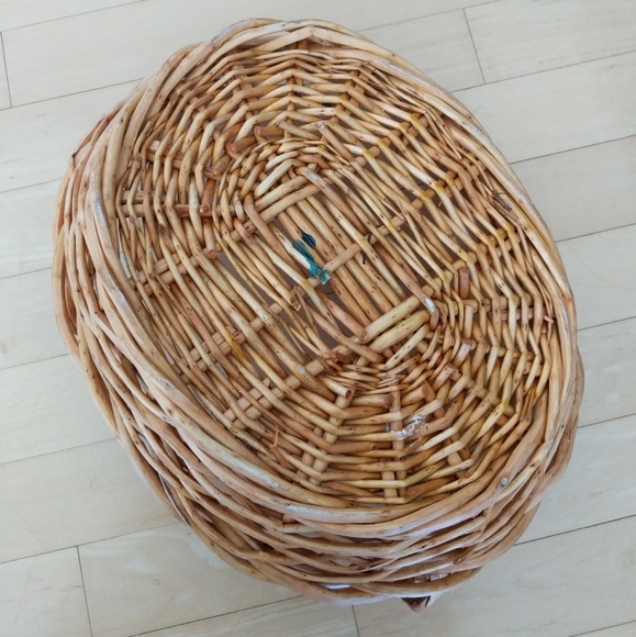 Wicker rattan basket - Picture 3 of 3